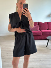 Afbeelding in Gallery-weergave laden, NOVÈL SHORTS - Black
