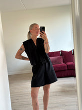 Afbeelding in Gallery-weergave laden, SUE WAISTCOAT - Black
