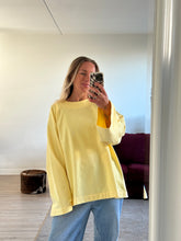 Afbeelding in Gallery-weergave laden, JOE SWEATER - Soft yellow
