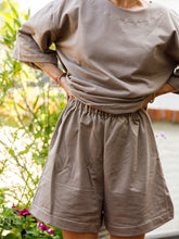 Afbeelding in Gallery-weergave laden, NOVÈL SHORTS - Taupe
