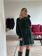 Afbeelding in Gallery-weergave laden, MAE SWEATDRESS - Bottle
